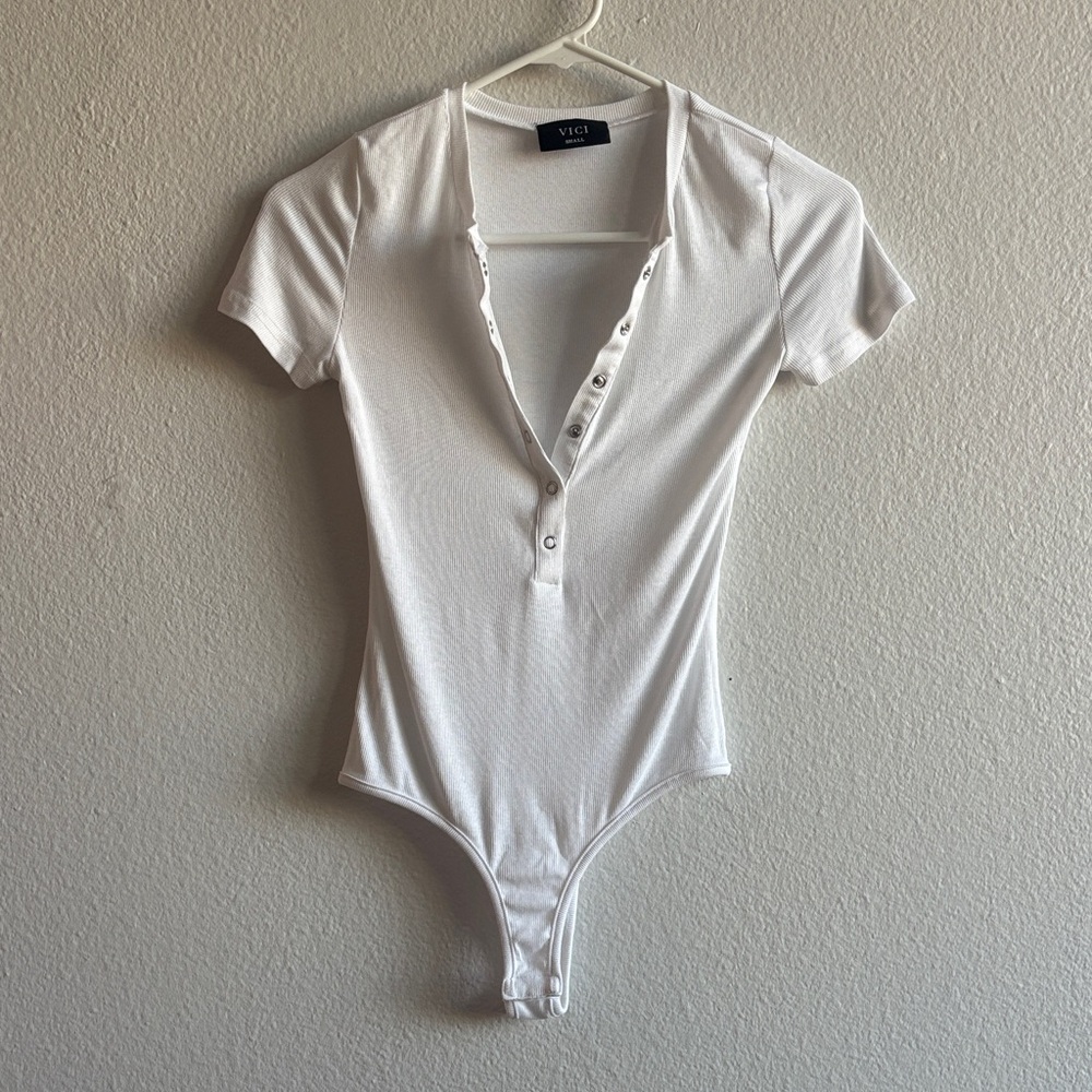 Vici Collection White Rubbed Button-Up Bodysuit - image 7